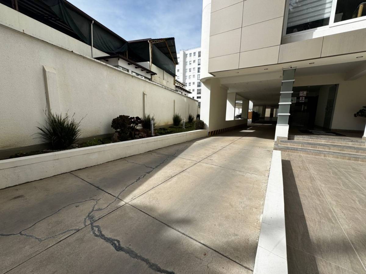 Departamento en Cota Cota en La Paz 3 dormitorios 2 baños 1 parqueos Foto 16