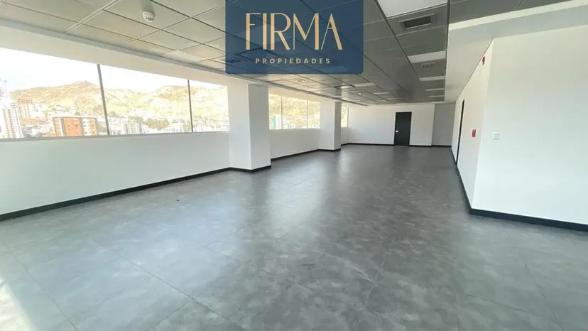 Oficina en AlquilerOFICINA EN ALQUILER A ESTRENAR DE LUJO EN CALACOTO 1 dormitorios 5 baños  Foto 4