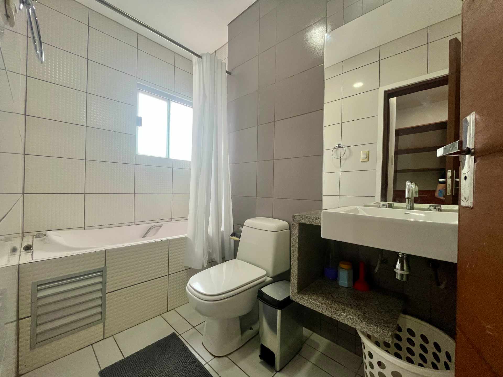 Casa en Entre 3er y 4to anillo Oeste en Santa Cruz de la Sierra 3 dormitorios 3 baños 2 parqueos Foto 11