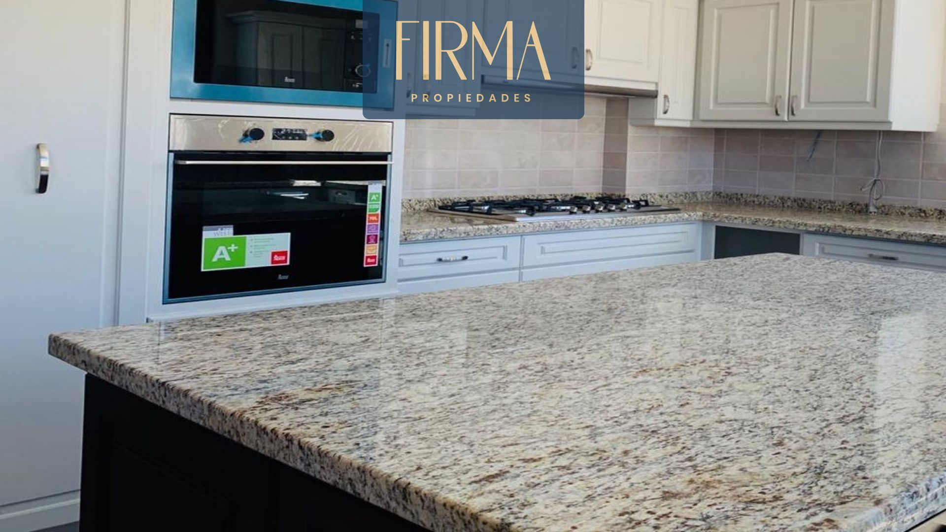 Departamento en Achumani en La Paz 3 dormitorios 5 baños 1 parqueos Foto 4