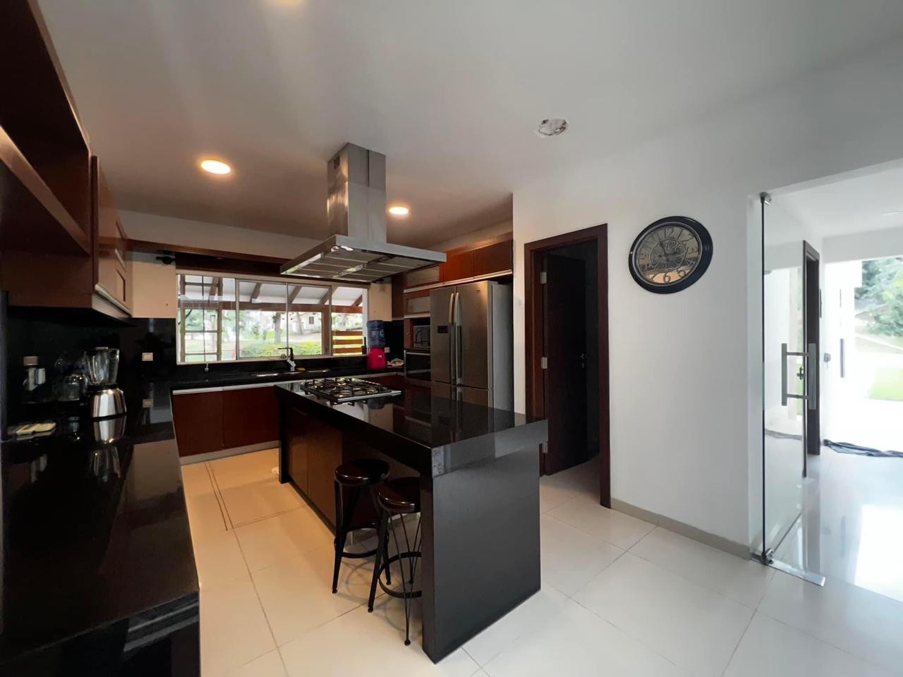 Casa en Urubó en Santa Cruz de la Sierra 4 dormitorios 6 baños 4 parqueos Foto 19