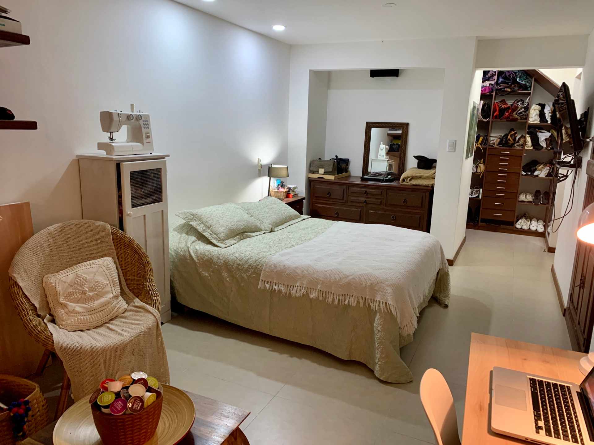 Casa en Las Palmas en Santa Cruz de la Sierra 3 dormitorios 4 baños 2 parqueos Foto 23