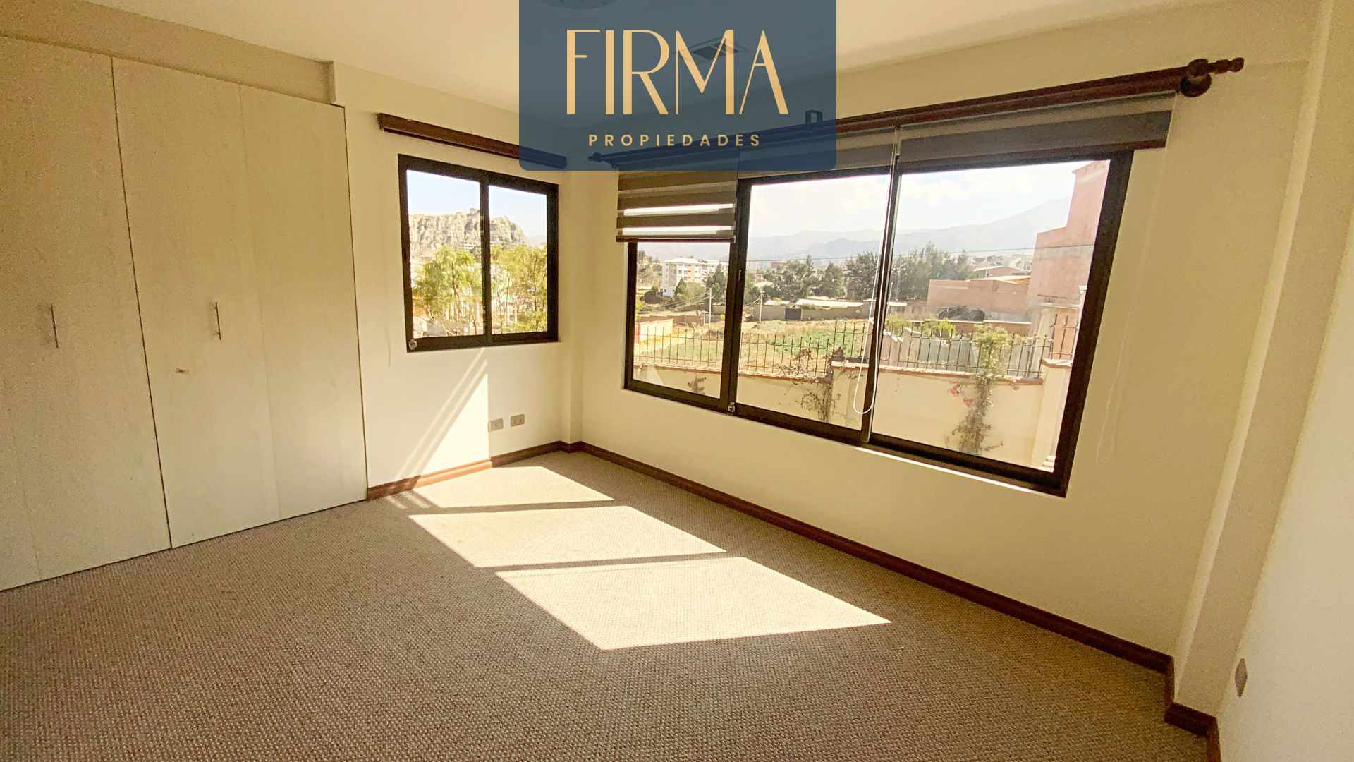 Casa en VentaLas Lomas de Achumani  3 dormitorios 3 baños 2 parqueos Foto 10