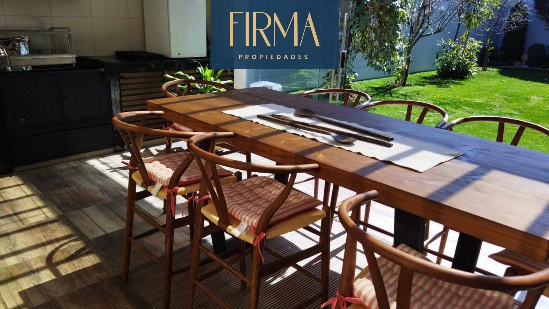 Casa en VentaCASA EN VENTA, COTA COTA 3 dormitorios 5 baños 5 parqueos Foto 1