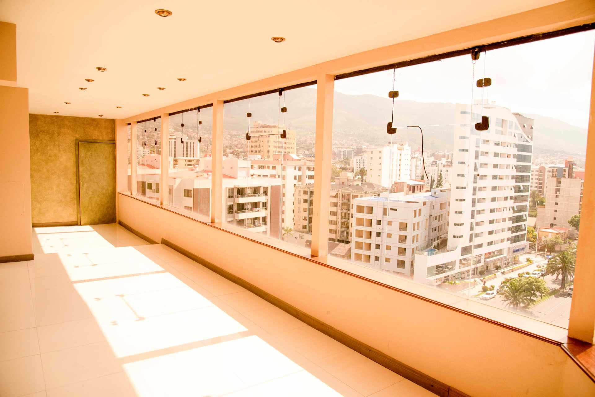 Departamento en Cala Cala en Cochabamba 4 dormitorios 5 baños 1 parqueos Foto 17