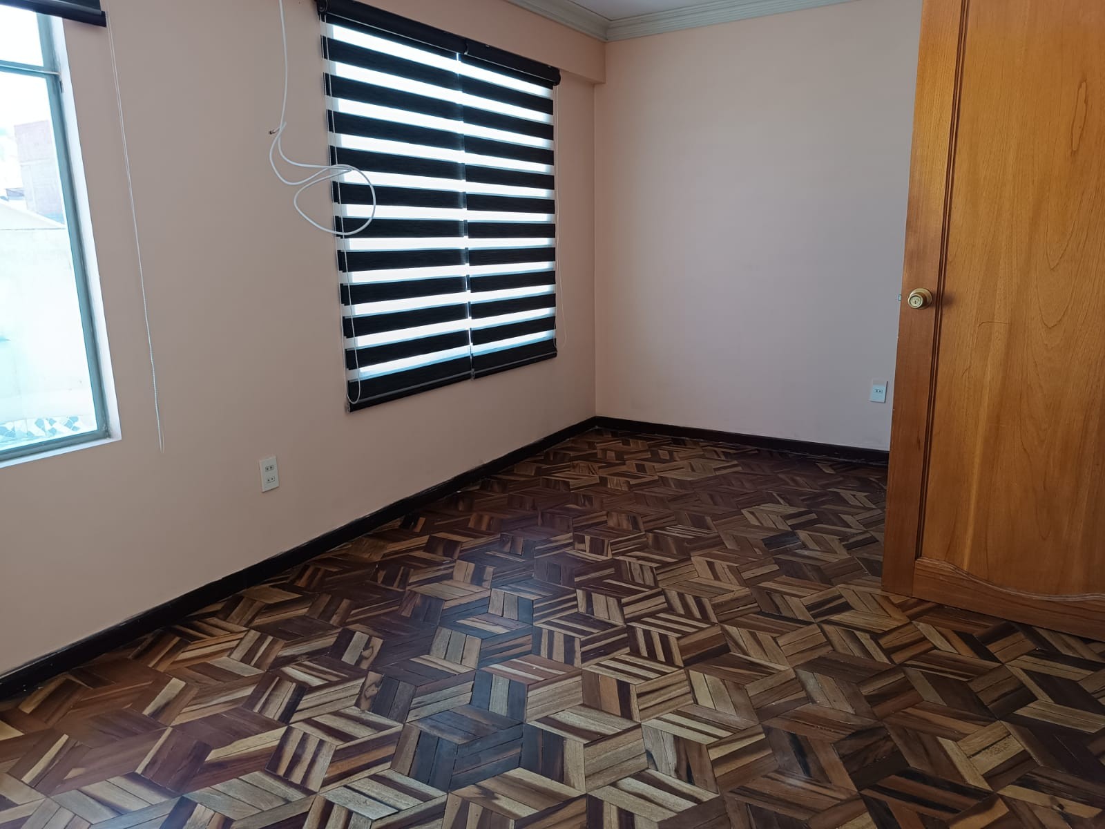 Departamento en AlquilerALQUILO HERMOSO DEPARTAMENTO ALTO OBRAJES SECTOR A 2 dormitorios 1 baños 1 parqueos Foto 3