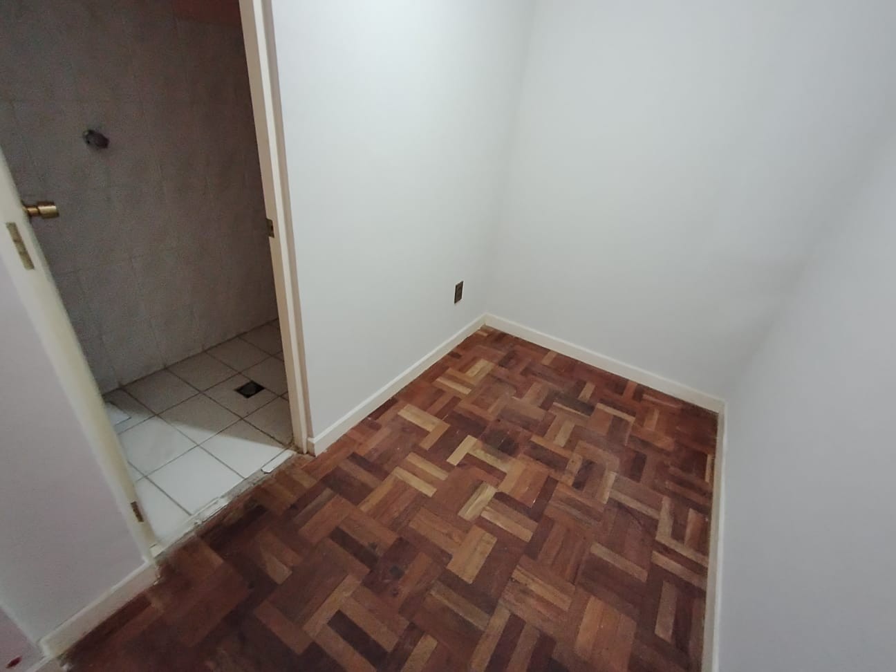 Departamento en Alquiler6 de agosto esquina campos , zona de San Jorge 4 dormitorios 3 baños 1 parqueos Foto 8