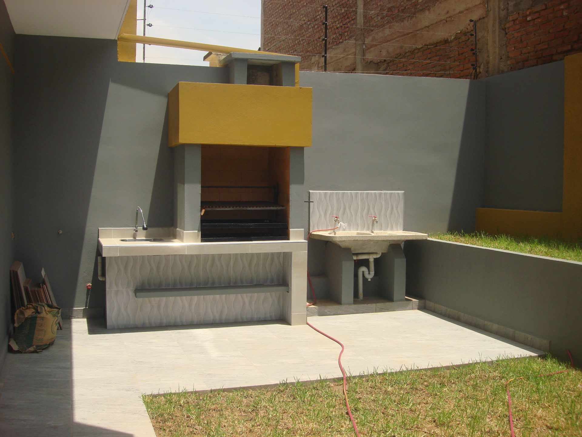 Casa en VentaInmediaciones Campo Ferial y Country Club, OTB Exaltación, en pasaje cerrado, Urbanización La Rinconada, Zona Alalay 4 dormitorios 5 baños 3 parqueos Foto 9