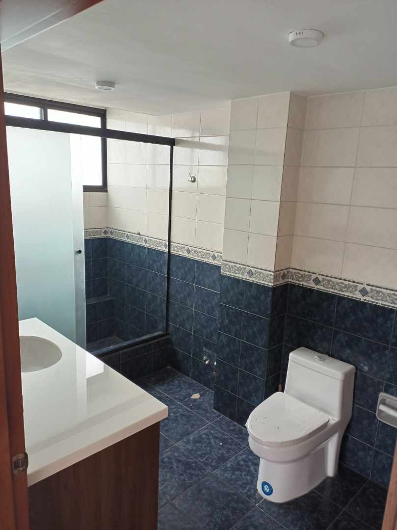 Departamento en Entre 1er y 2do anillo Norte en Santa Cruz de la Sierra 3 dormitorios 2 baños 1 parqueos Foto 13