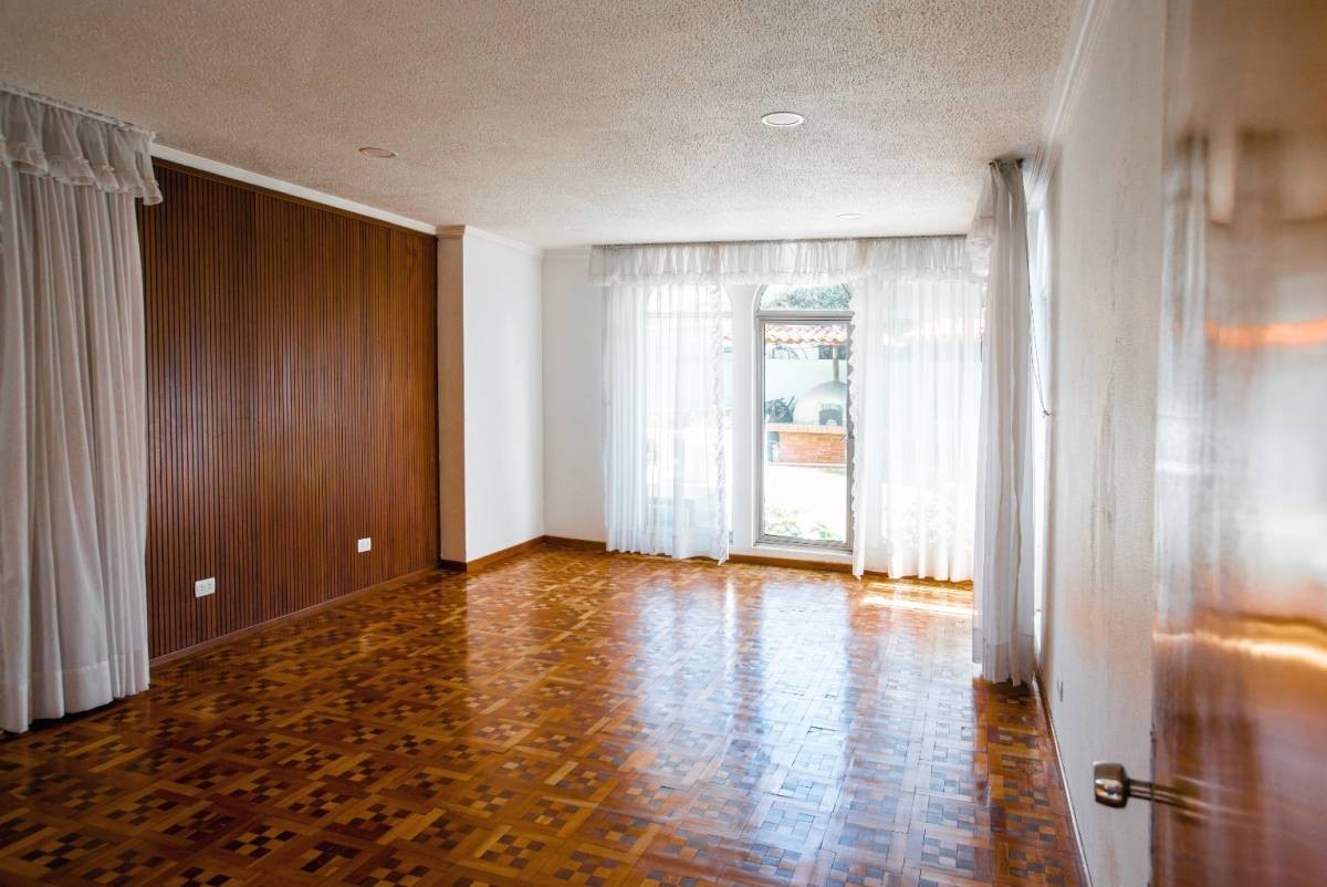 Casa en VentaACHUMANI, URB. ALEMANA 4 dormitorios 6 baños 4 parqueos Foto 17