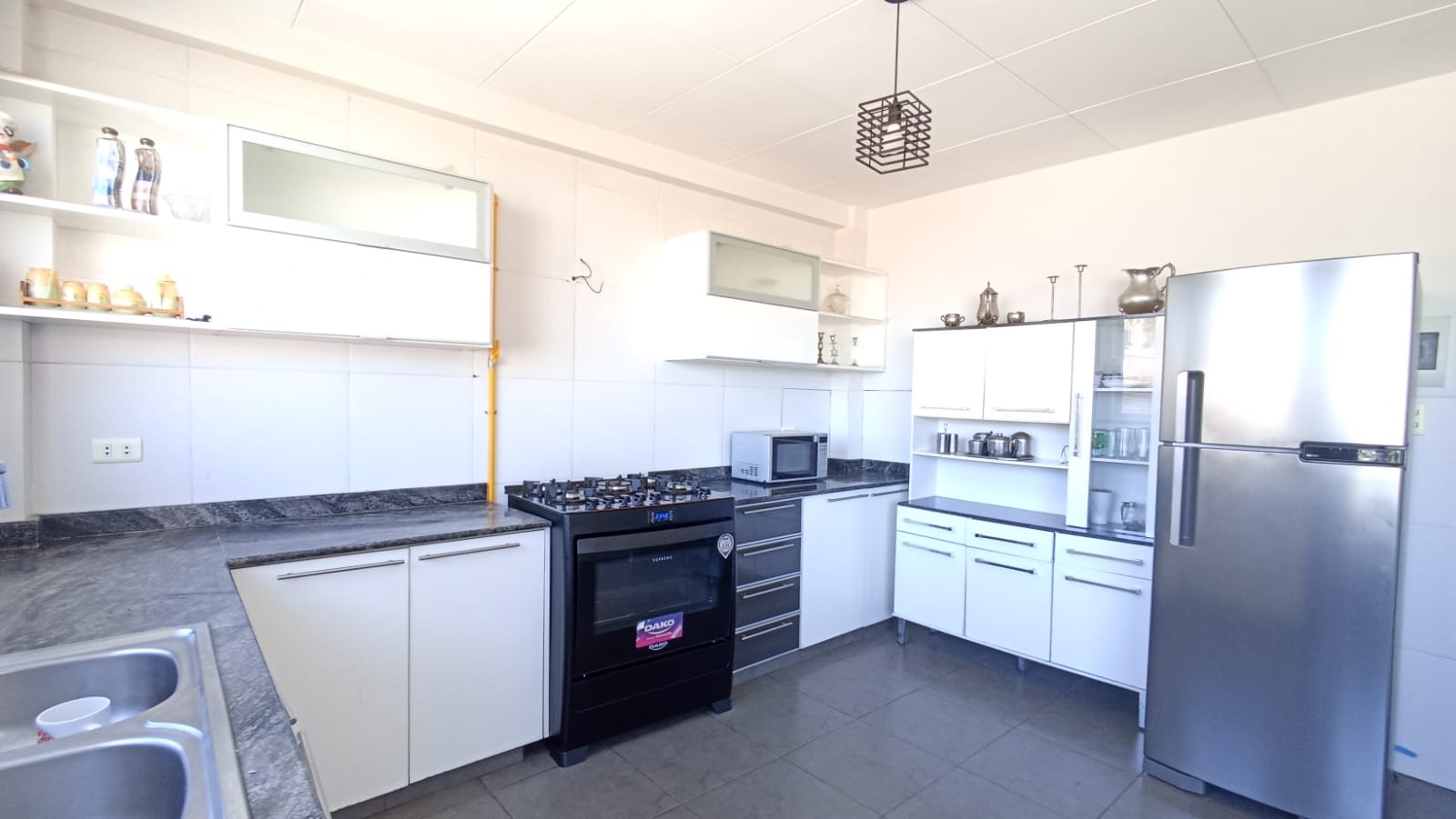 Casa en VentaAchumani 4 dormitorios 4 baños 2 parqueos Foto 3