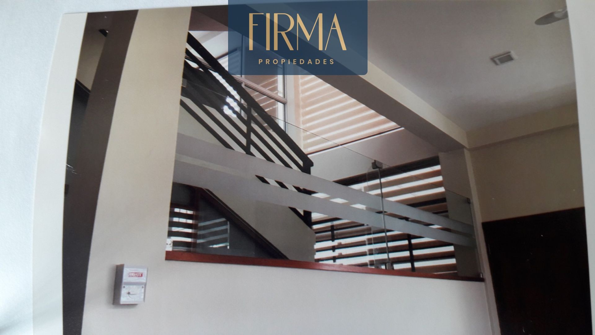 Edificio en Achumani en La Paz 12 dormitorios 9 baños 10 parqueos Foto 6