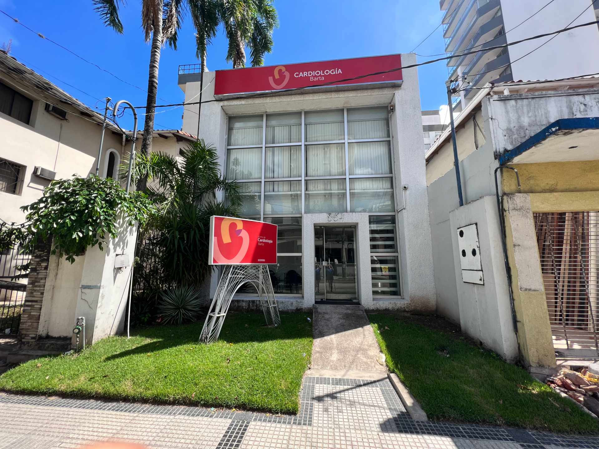 Oficina en AlquilerAV IRALA, entre calle La Paz y Cochabamba 7 dormitorios 5 baños  Foto 1