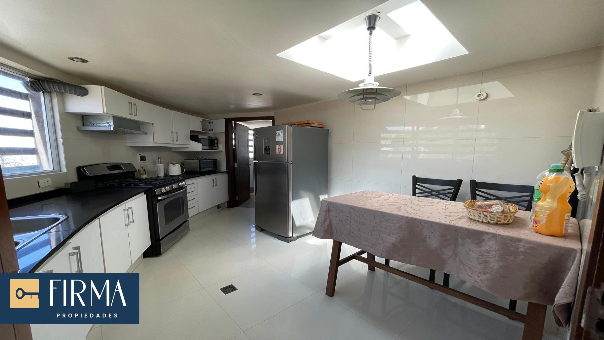 Departamento en Achumani en La Paz 3 dormitorios 4 baños 1 parqueos Foto 5