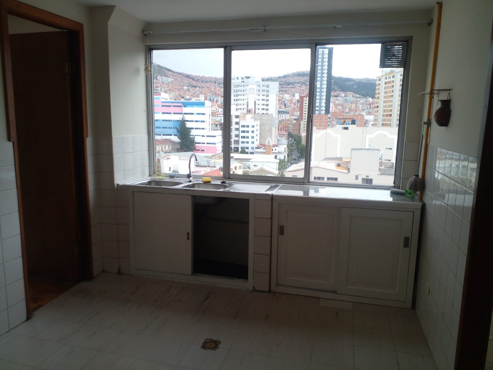 Departamento en Sopocachi en La Paz 3 dormitorios 2 baños  Foto 4