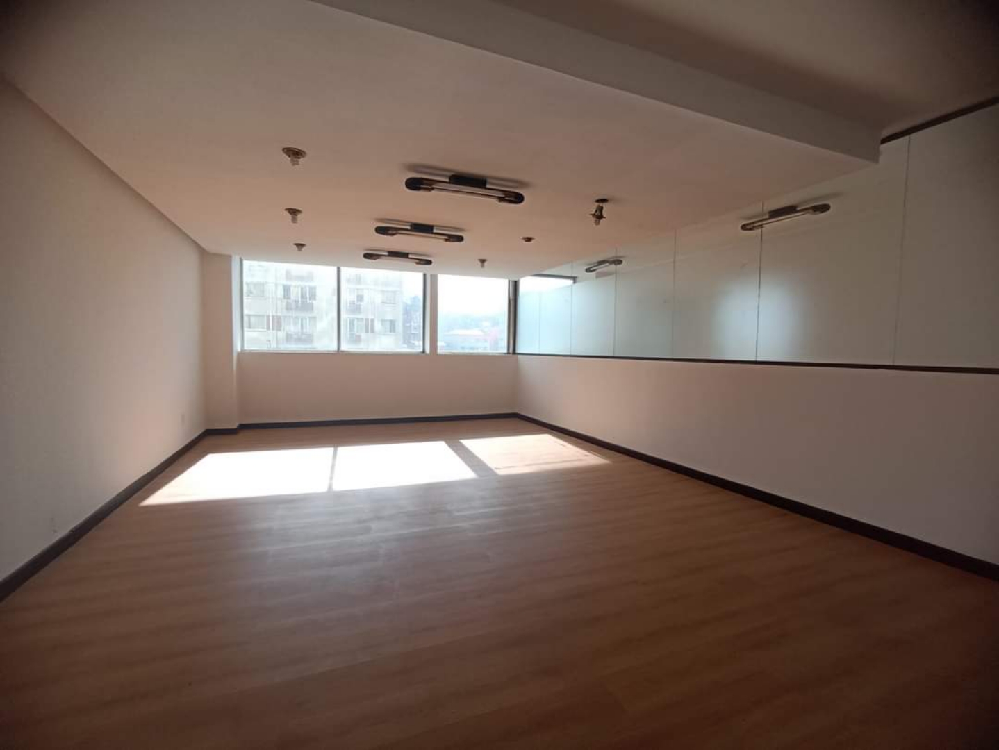 Oficina en VentaEl Prado  1 dormitorios 3 baños  Foto 9