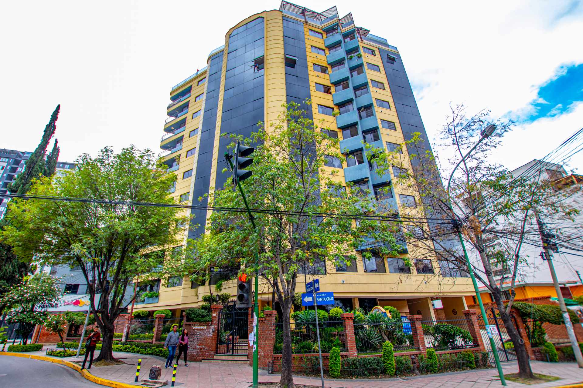 Departamento en AlquilerAv. Santa Cruz esq. Av. América Foto 1