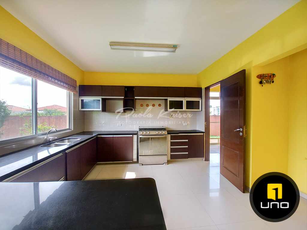Casa en Urubó en Santa Cruz de la Sierra 4 dormitorios 4 baños 8 parqueos Foto 18