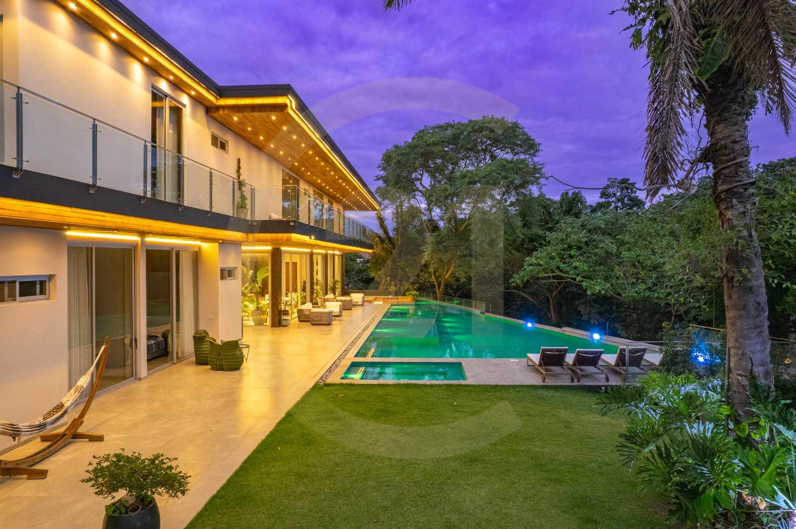 Casa en VentaCondominio Privado La Hacienda del Urubó 7 dormitorios 11 baños 10 parqueos Foto 2