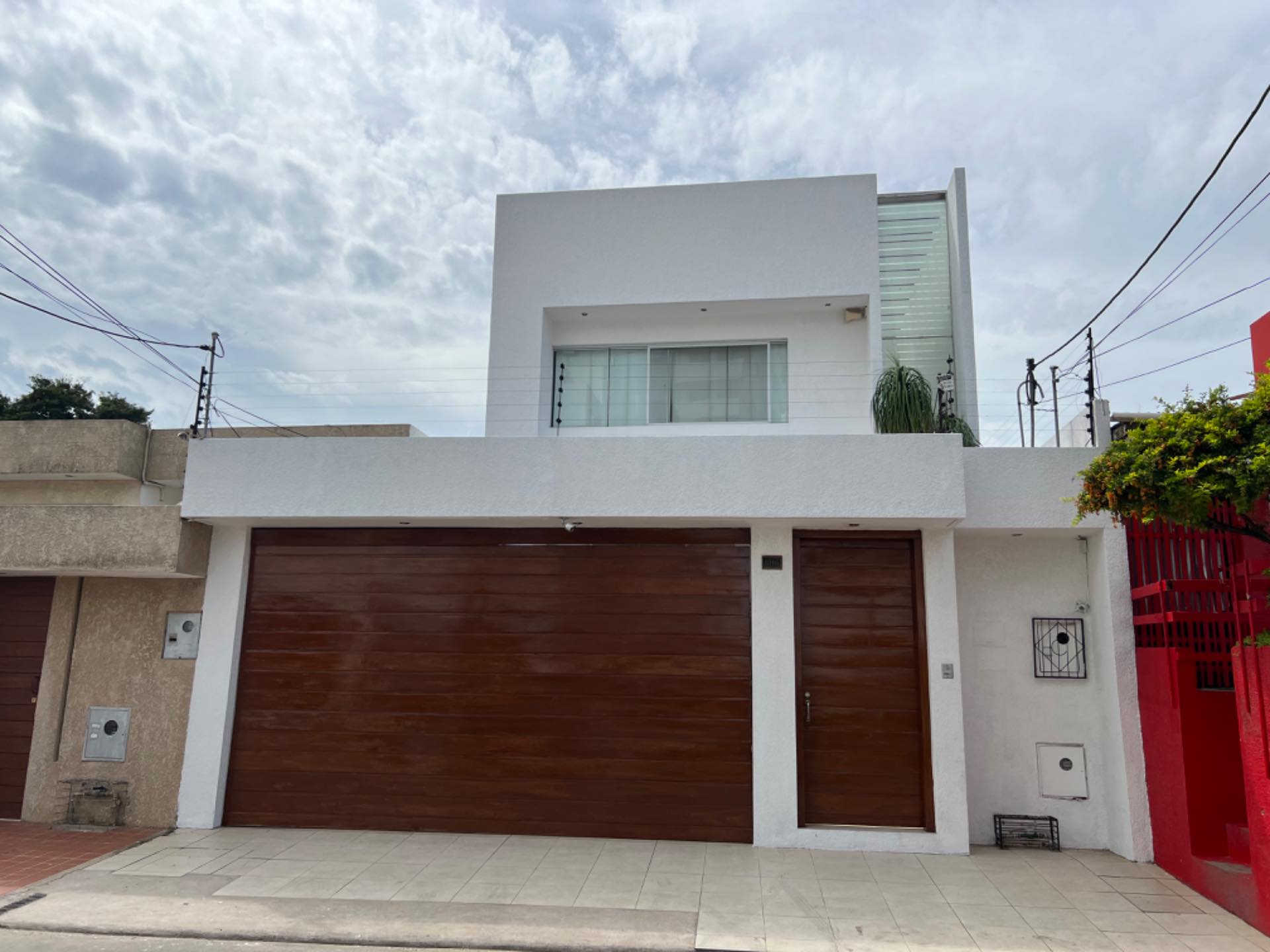 Casa Equipetrol Norte frente Mall Ventura Foto 9