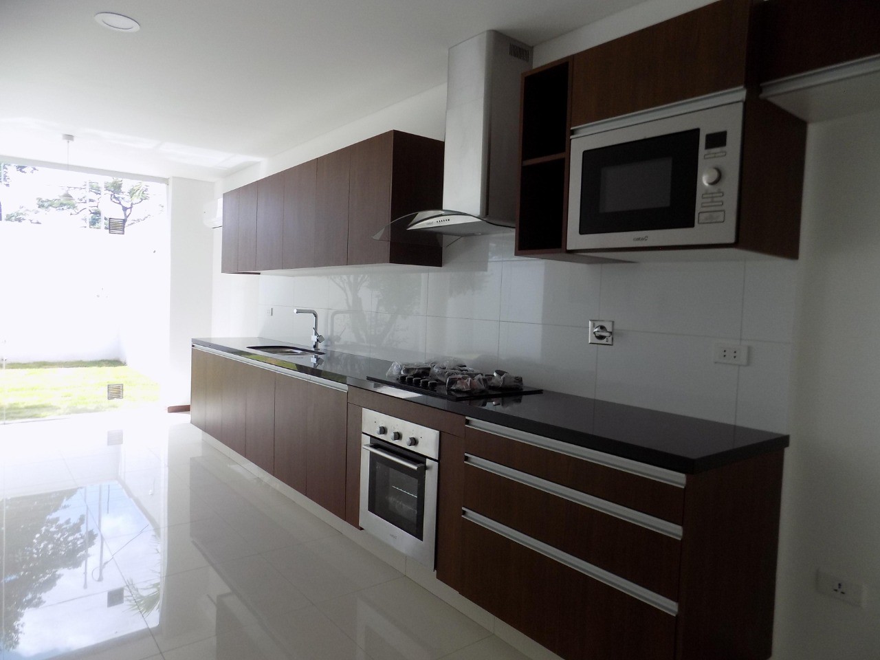 Casa en Entre 4to y 5to anillo Norte en Santa Cruz de la Sierra 3 dormitorios 4 baños 2 parqueos Foto 8