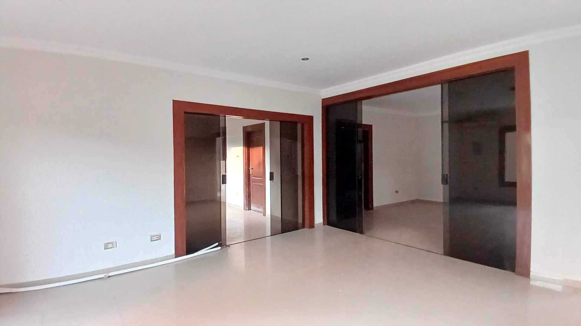 Casa en Alquiler📍 Barrio Hamacas, entre 3er y 4º anillo – Esquina comercial 4 dormitorios 4 baños 2 parqueos Foto 11