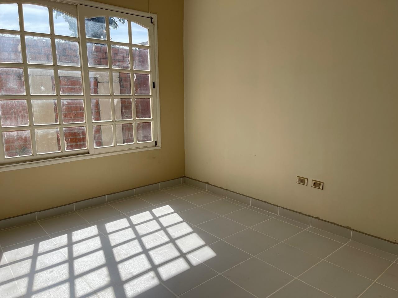 Casa en VentaAmplia y Hermosa casa de Una planta -  Zona Norte entre 6to y 7mo Anillo Foto 9