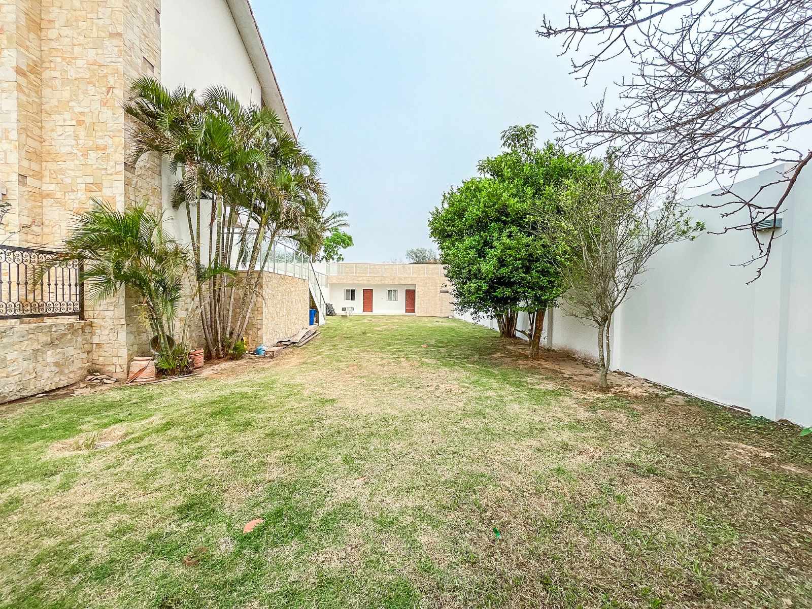 Casa en VentaHERMOSA CASA EN VILLA BONITA, CON UNA ESPECTACULAR PISCINA Y TODO LO QUE SOÑAS PARA TU FAMILIA 

 5 dormitorios 6 baños 3 parqueos Foto 4