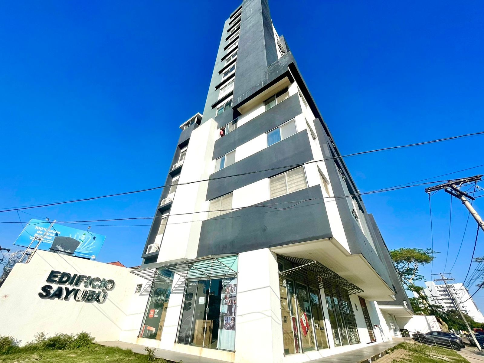 Departamento en Entre 1er y 2do anillo Oeste en Santa Cruz de la Sierra 1 dormitorios 1 baños  Foto 1