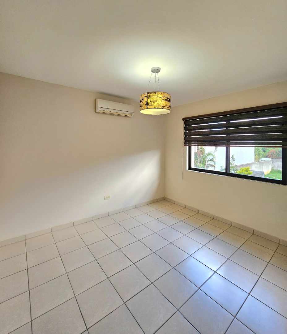 Casa Av. Banzer 7mo ANILLO- Cond. FIRENZE  Foto 13
