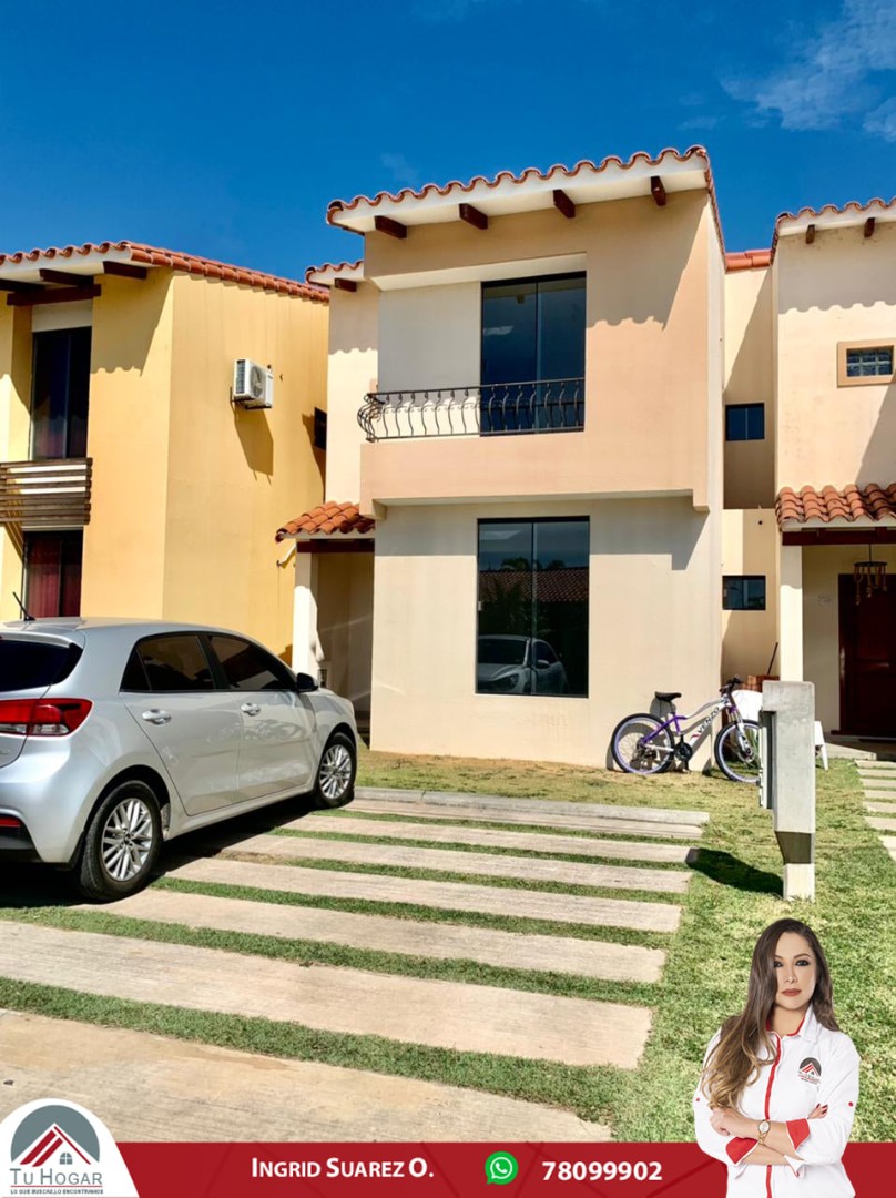 Casa en VentaCondominio Colonial Norte. Av. Bánzer km 8 1/2, atrás del Colegio Cambridge 3 dormitorios 3 baños 4 parqueos Foto 1