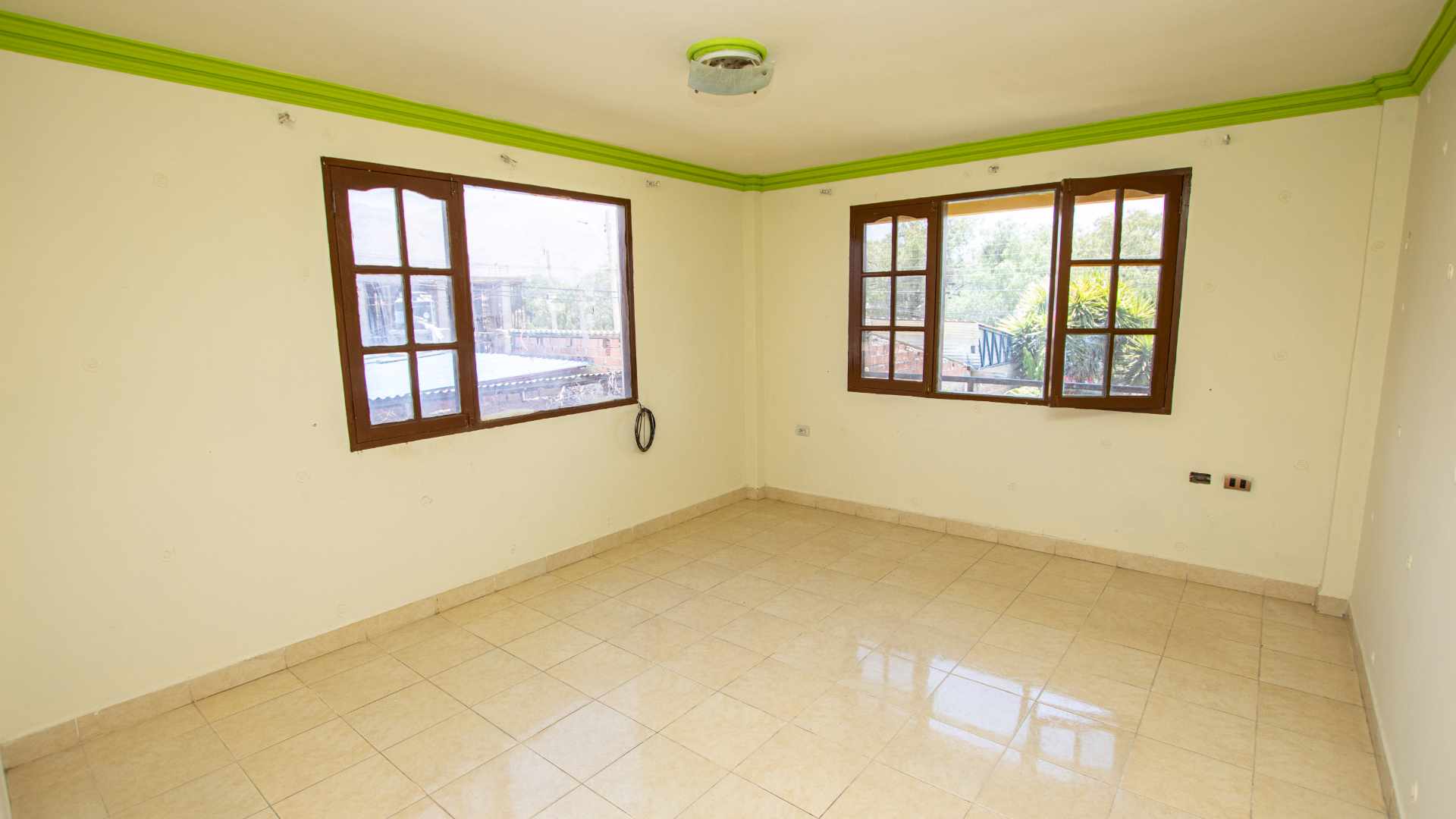 Casa en Colcapirhua en Cochabamba 4 dormitorios 3 baños 2 parqueos Foto 11