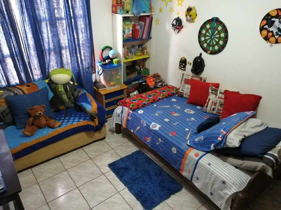 Casa en Entre 7mo y 8vo anillo Norte en Santa Cruz de la Sierra 5 dormitorios 3 baños 4 parqueos Foto 12