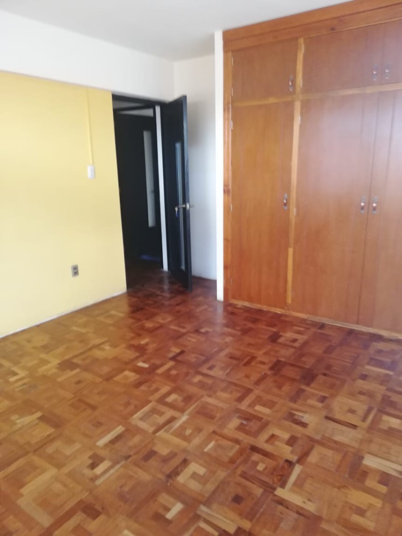 Departamento en Alto Obrajes en La Paz 2 dormitorios 2 baños  Foto 2