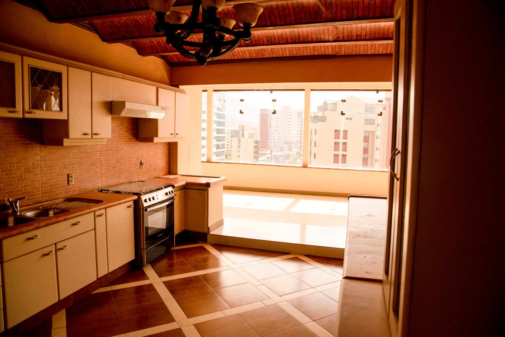 Departamento en Cala Cala en Cochabamba 4 dormitorios 5 baños 1 parqueos Foto 5