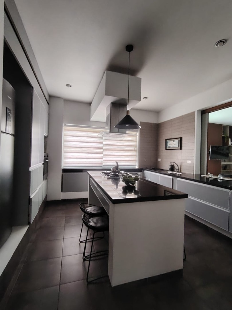 Departamento en AlquilerEQUIPETROL, EN VENTA O ALQUILER  5 dormitorios 4 baños 2 parqueos Foto 1