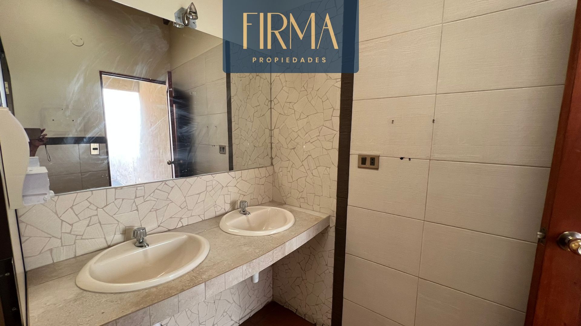 En Alquiler a $us 1,500 Foto 3