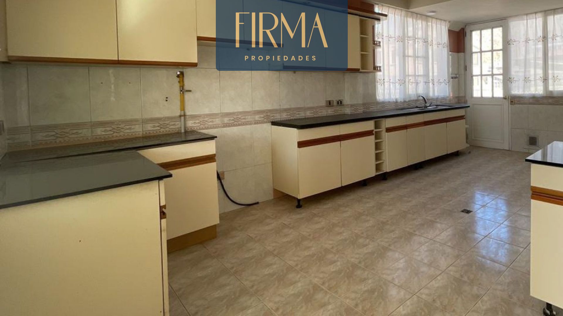 En Venta a $us 950,000 Foto 13