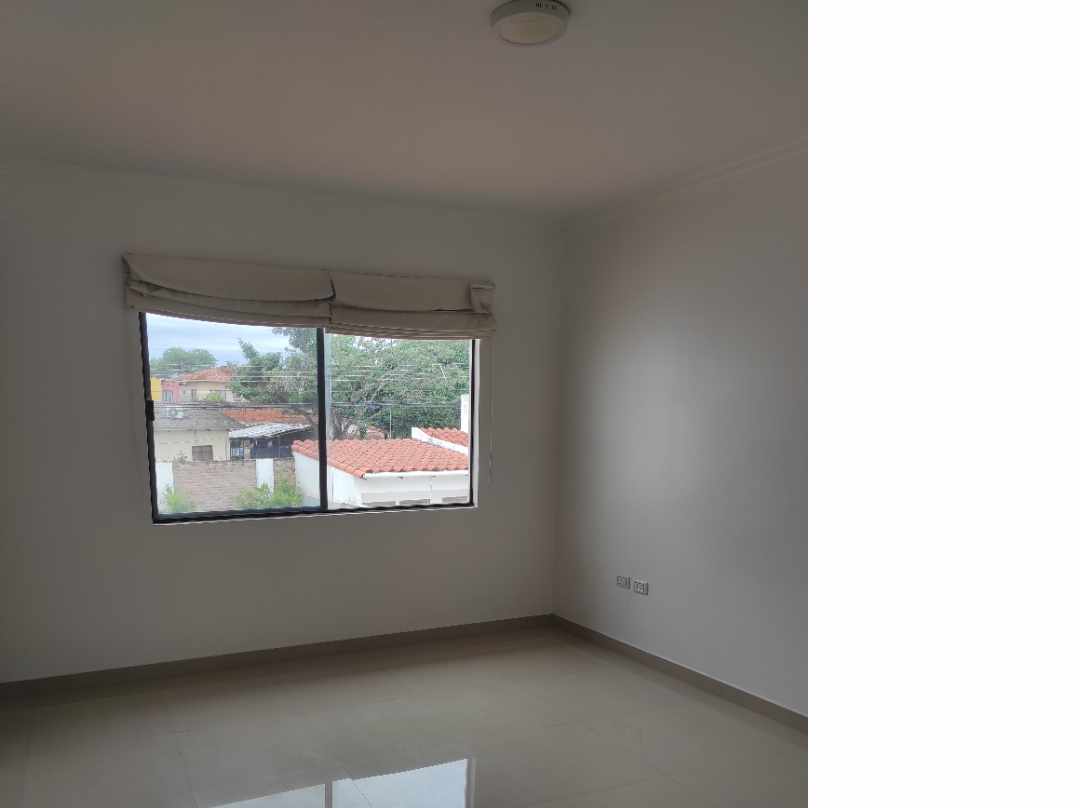 En Alquiler a $us 1,500 Foto 20