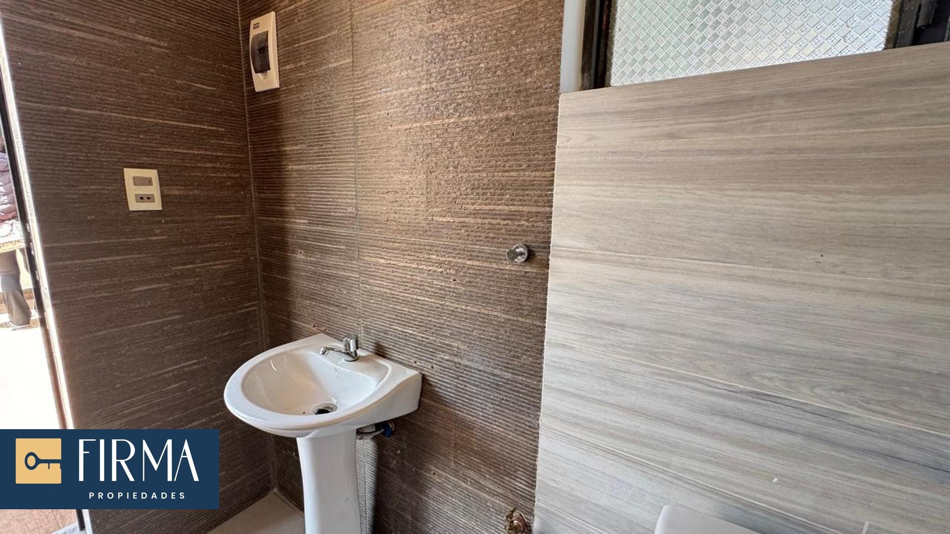 Casa en AlquilerCASA EN ALQUIER, ACHUMANI 4 dormitorios 6 baños 3 parqueos Foto 3