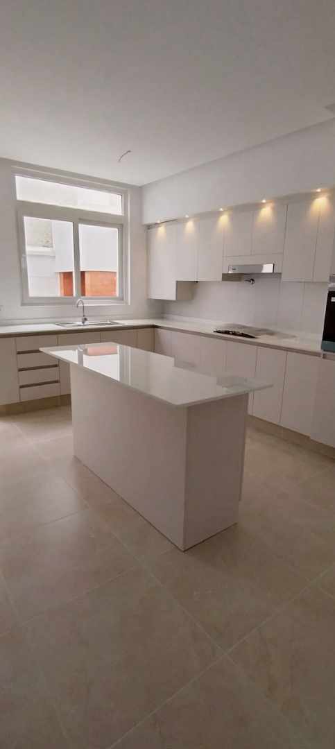 Departamento en Achumani en La Paz 3 dormitorios 4 baños 1 parqueos Foto 1