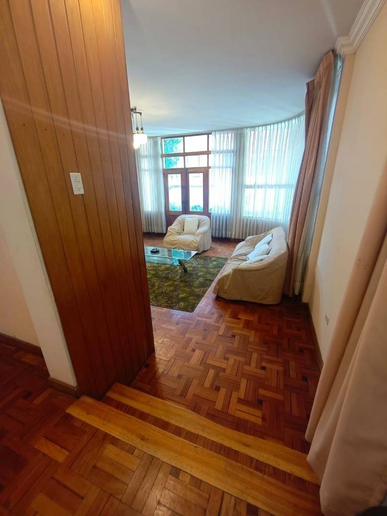 Casa en Calacoto en La Paz 4 dormitorios 5 baños 3 parqueos Foto 6