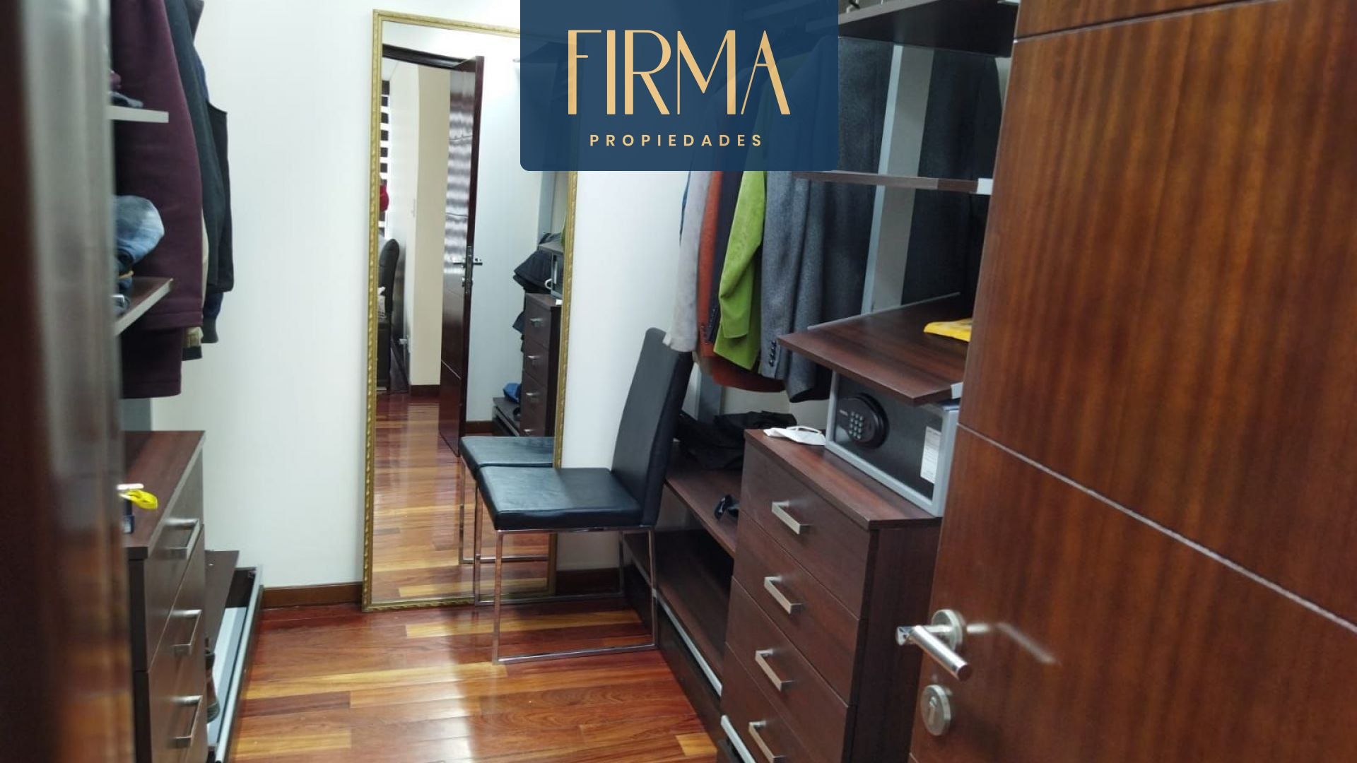 Casa en Cota Cota en La Paz 3 dormitorios 5 baños 5 parqueos Foto 10