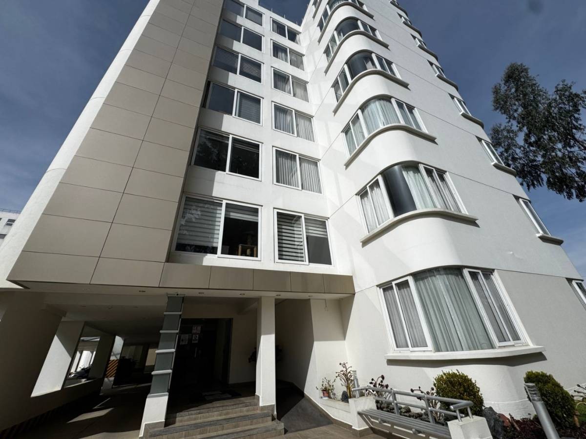 Departamento en Cota Cota en La Paz 3 dormitorios 2 baños 1 parqueos Foto 1