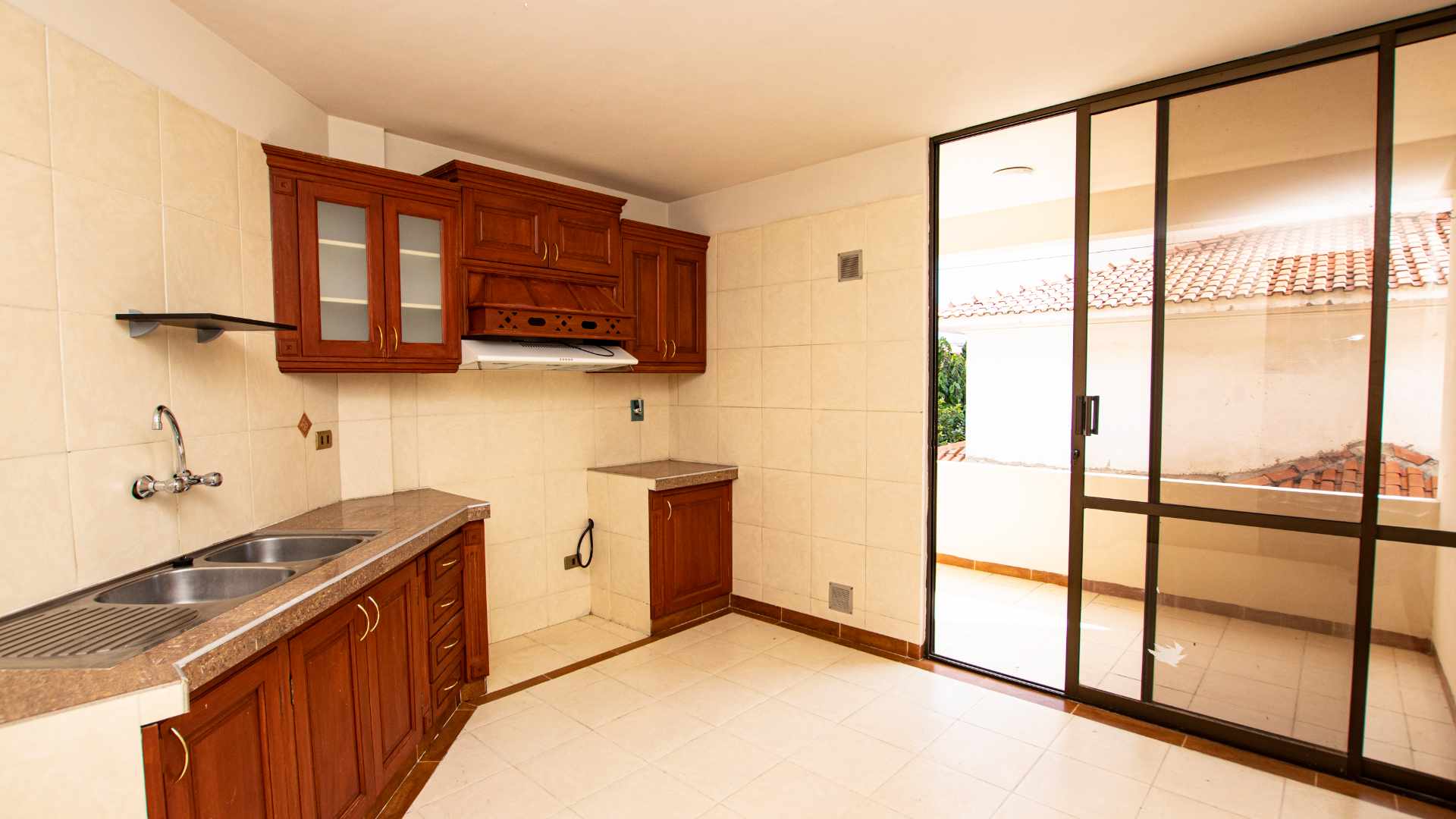 Departamento en VentaCalle los Laureles 3 dormitorios 2 baños 1 parqueos Foto 7