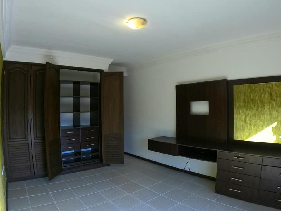 Departamento en VentaCondominio LA SIERRA ‼️ ZONA NORTE -–7mo. ANILLO 3 dormitorios 3 baños 1 parqueos Foto 2