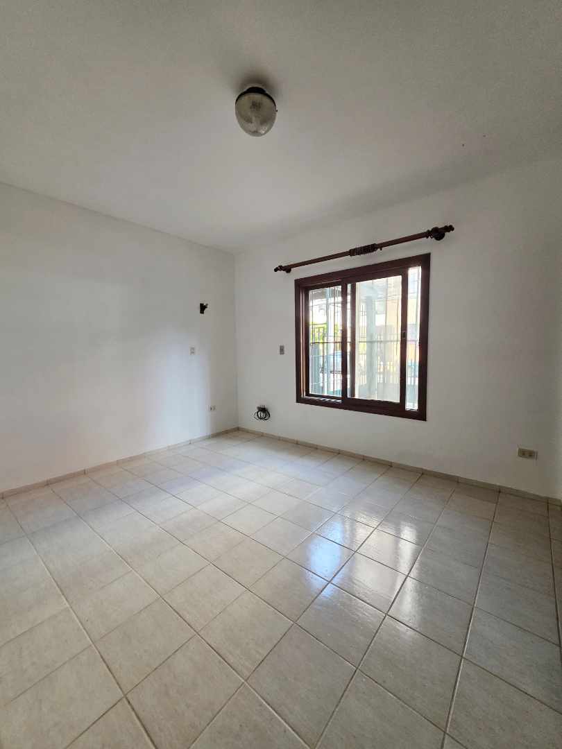 Departamento en Entre 1er y 2do anillo Oeste en Santa Cruz de la Sierra 3 dormitorios 2 baños 1 parqueos Foto 7