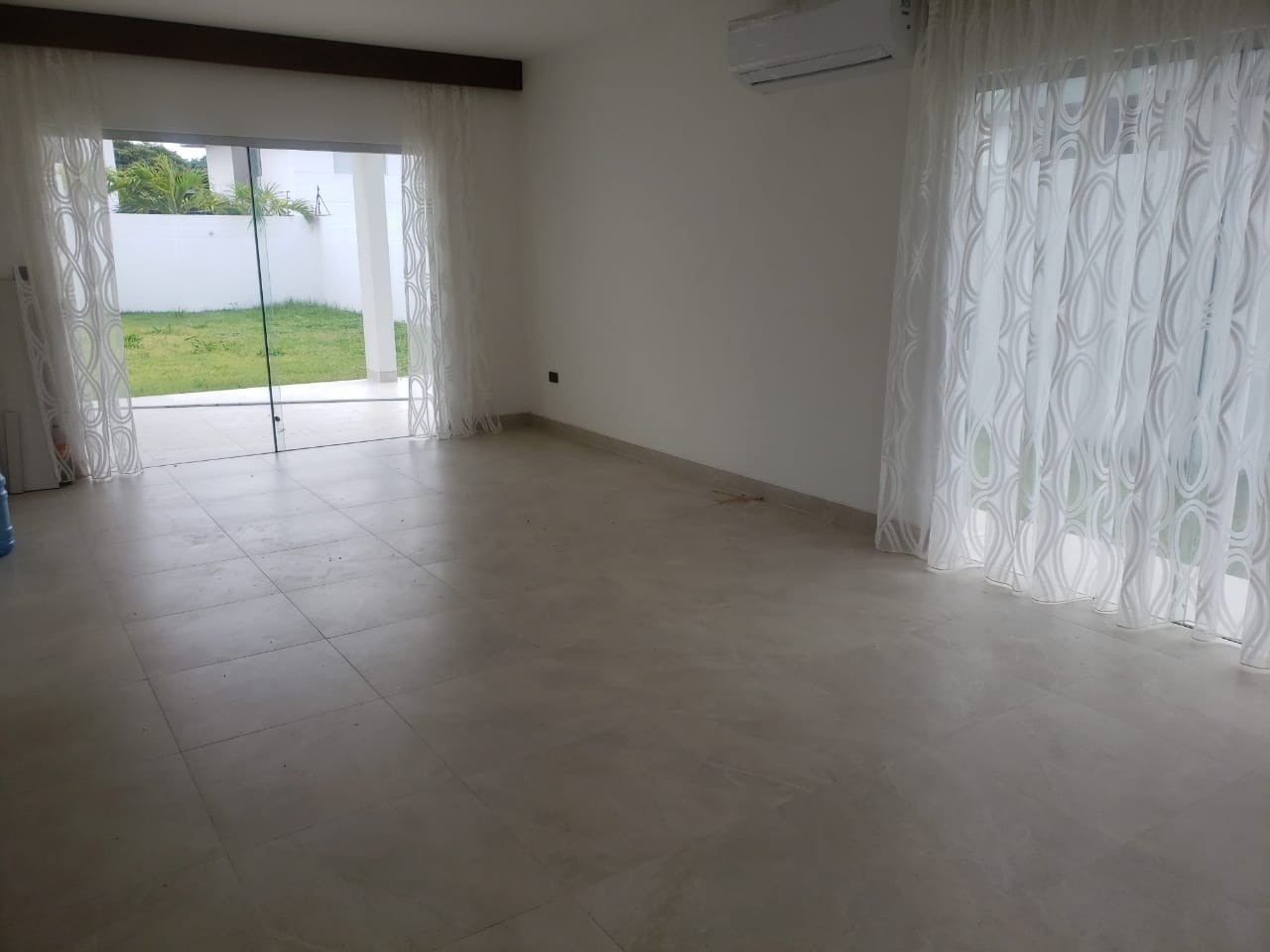 Casa en VentaAV. BANZER KM 8 AL NORTE URBANIZACION BOSQUE DE LA COLINA Foto 6