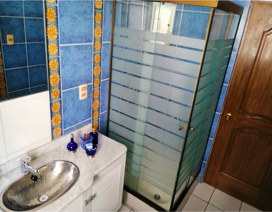 Departamento en VentaAchumani lado del Hipermaxi 3 dormitorios 4 baños 1 parqueos Foto 9