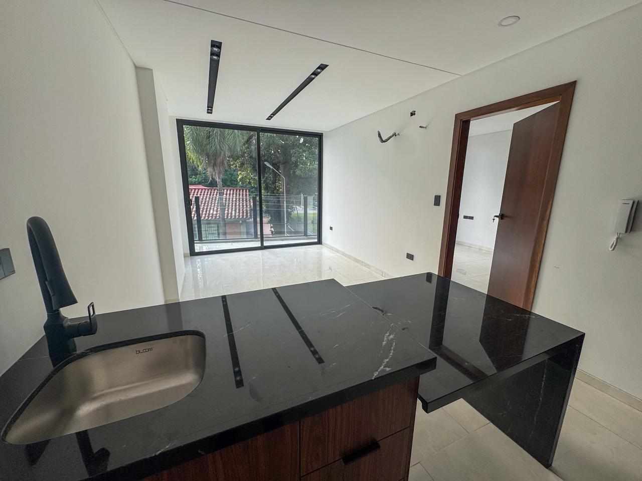 Departamento en Alquiler5to y 6to anillo entre Banzer y Beni Foto 7